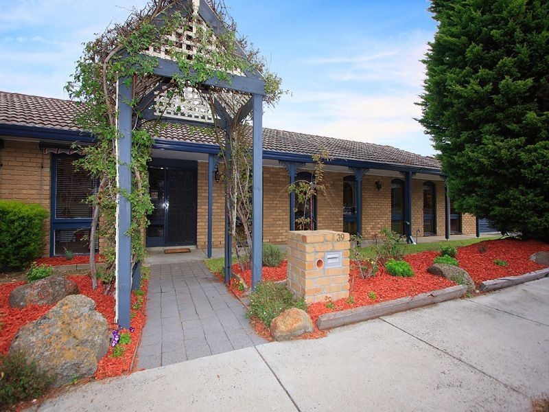 39 Threadbow Cres, Wheelers Hill VIC 3150