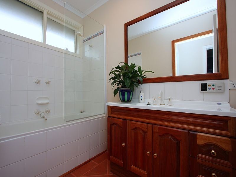 39 Threadbow Cres, Wheelers Hill VIC 3150