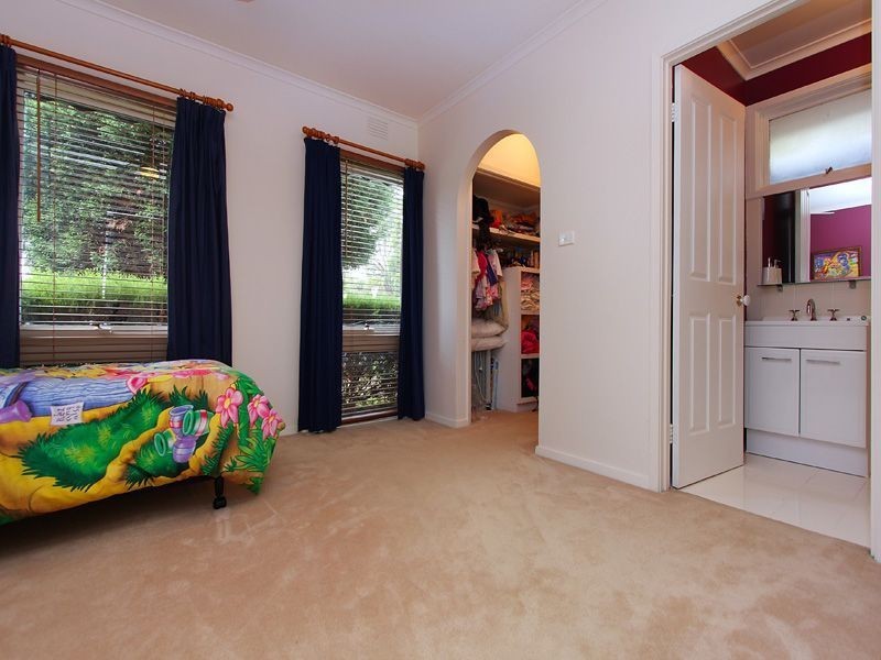 39 Threadbow Cres, Wheelers Hill VIC 3150