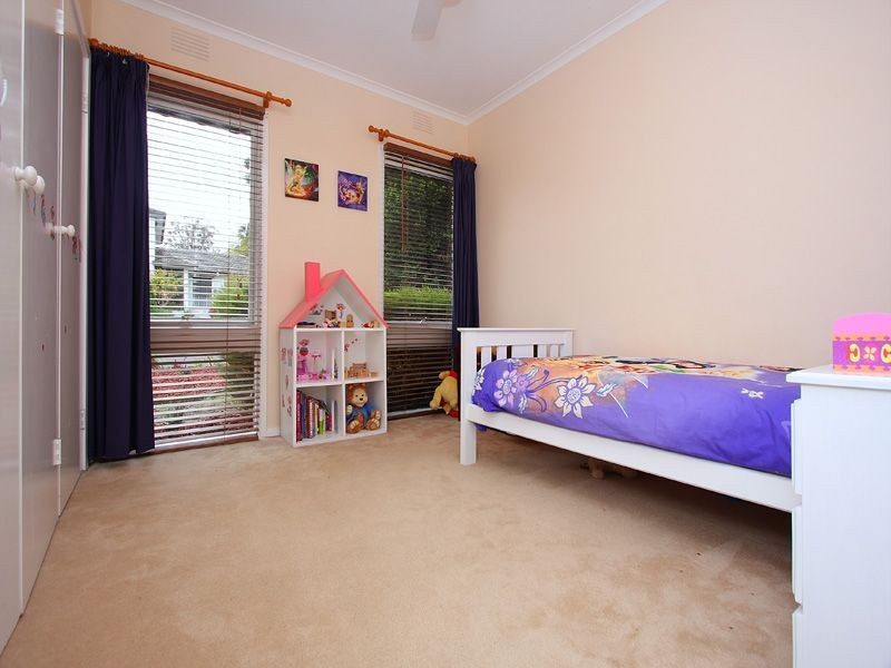 39 Threadbow Cres, Wheelers Hill VIC 3150