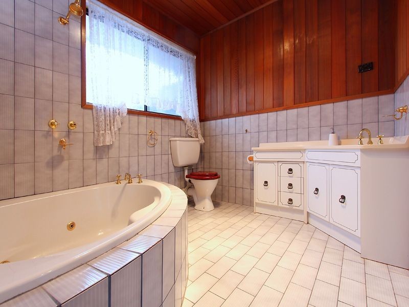 39 Threadbow Cres, Wheelers Hill VIC 3150