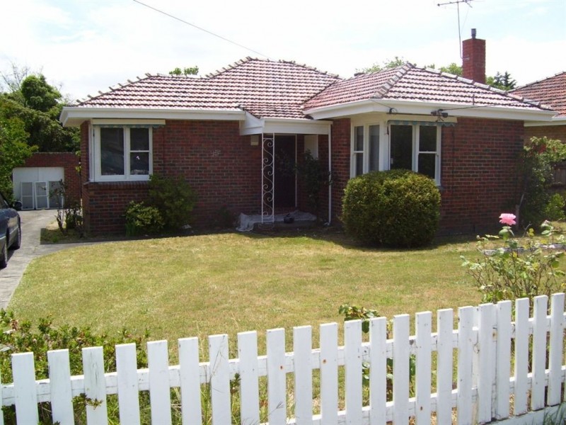 15 Woodstock Road, Mount Waverley VIC 3149