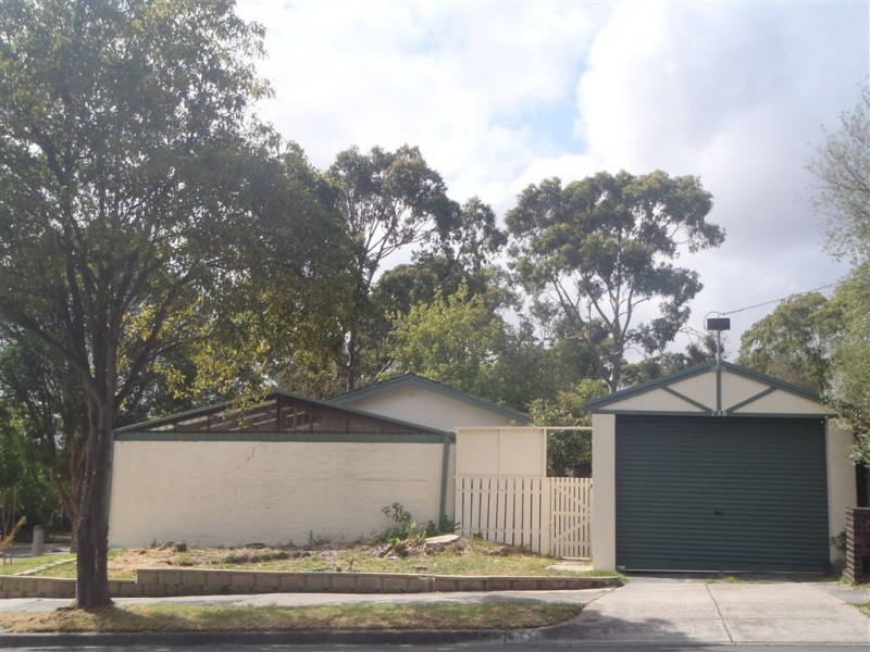 238 Gallaghers Road, Glen Waverley VIC 3150