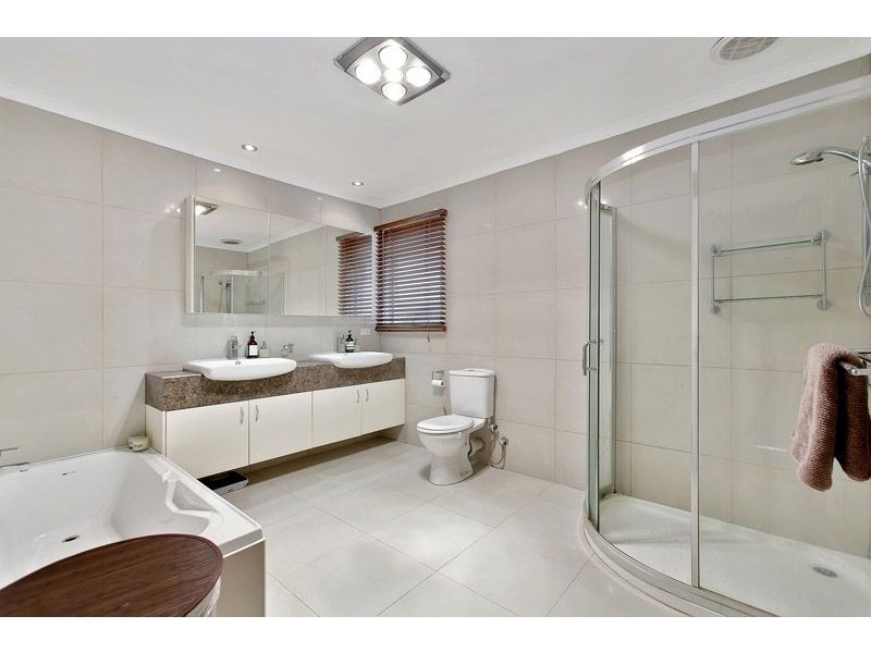 32 Monash Drive, Mulgrave VIC 3170