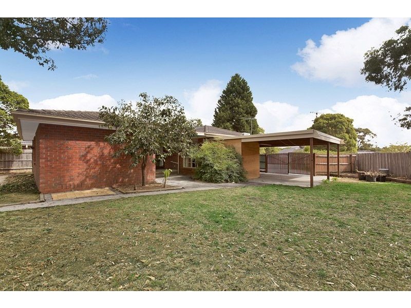 52 Radleigh Drive, Wheelers Hill VIC 3150
