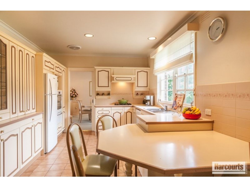 6 Koonalda Avenue, Glen Waverley VIC 3150