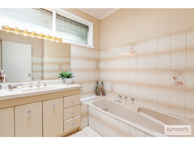 6 Koonalda Avenue, Glen Waverley VIC 3150