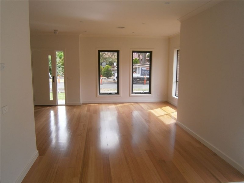 1/32 Kincumber Drive, Glen Waverley VIC 3150