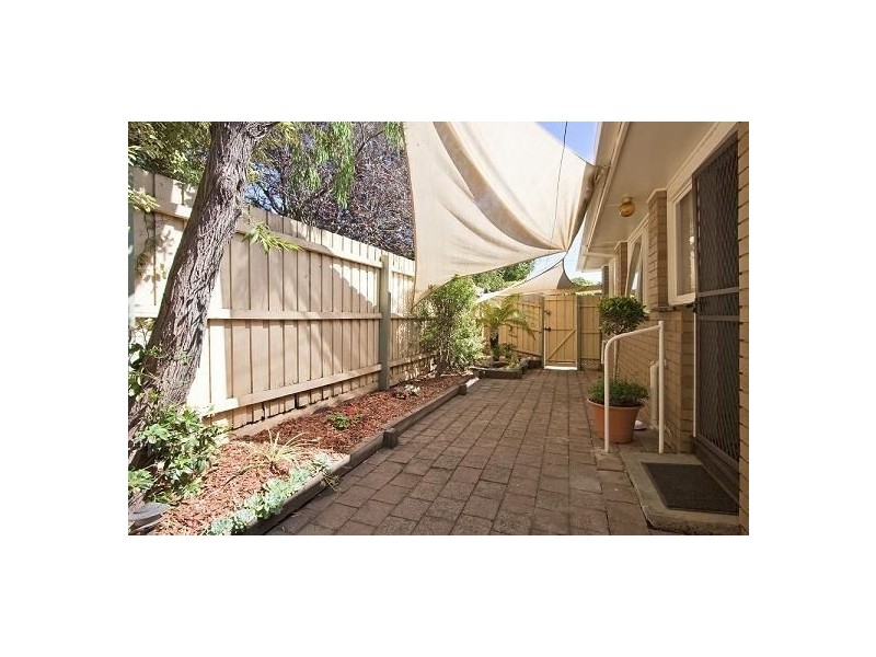 2/17 Walter Street, Glen Waverley VIC 3150