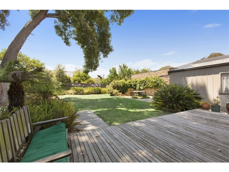 18 Fraser Street, Glen Waverley VIC 3150