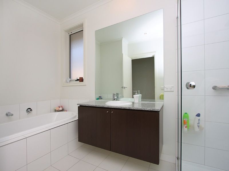 11 Old Trafford Way, Mulgrave VIC 3170