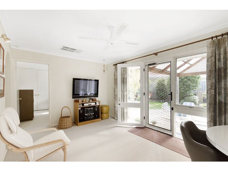 33 Threadbow Crescent, Wheelers Hill VIC 3150