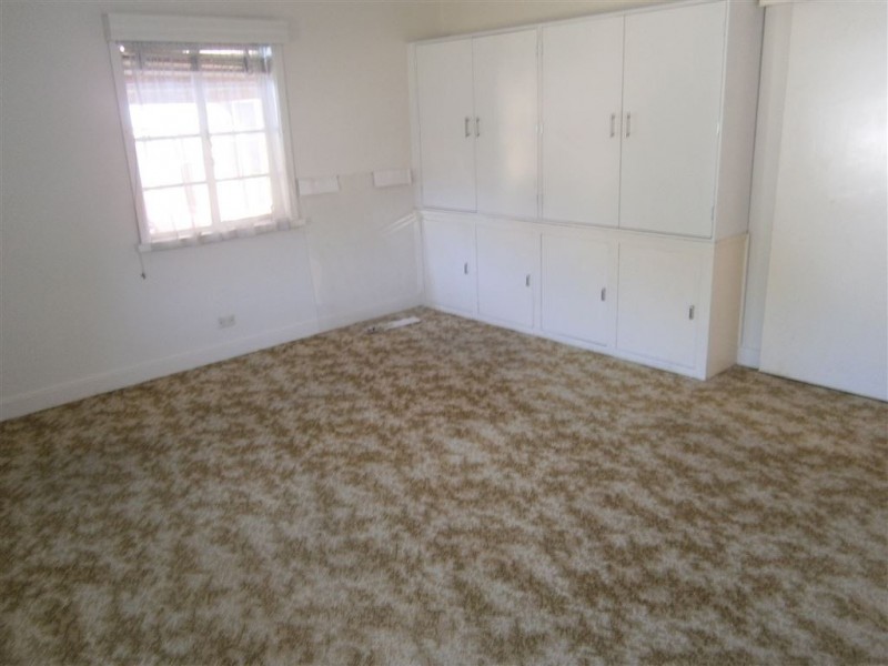 18 Sherwood Road, Mount Waverley VIC 3149