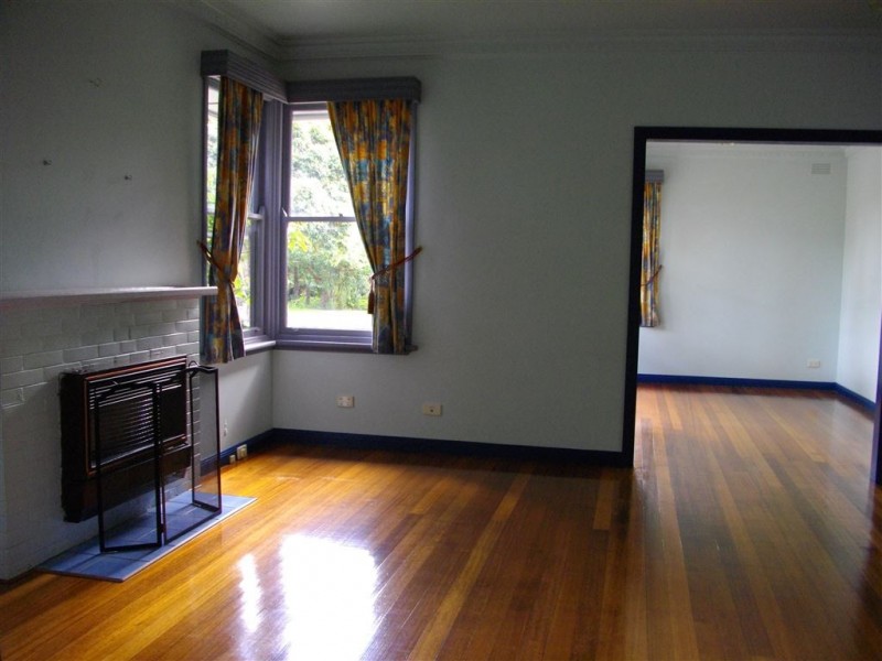 8 Crown Street, Glen Waverley VIC 3150