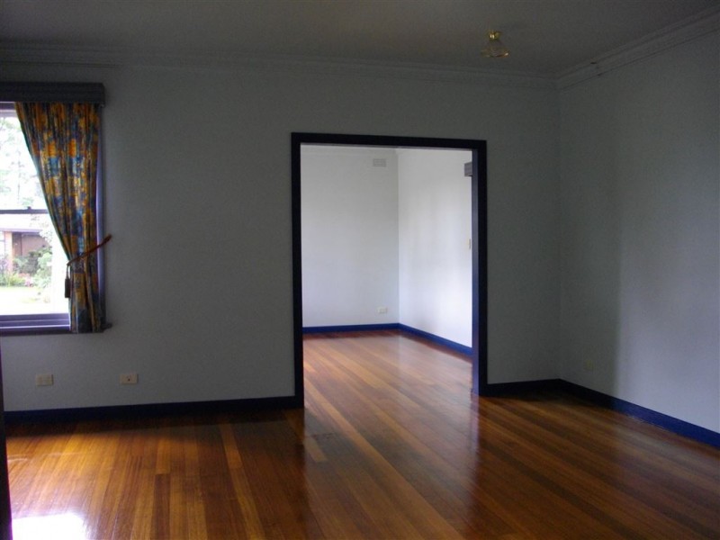 8 Crown Street, Glen Waverley VIC 3150