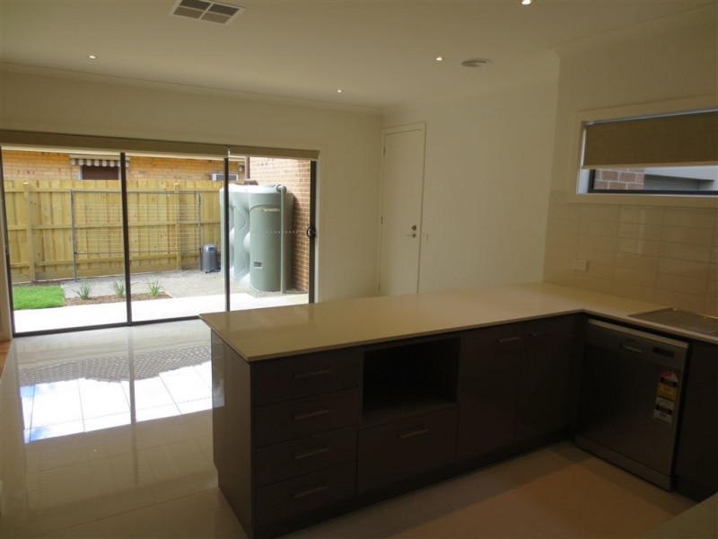 1/32 Kincumber Drive, Glen Waverley VIC 3150