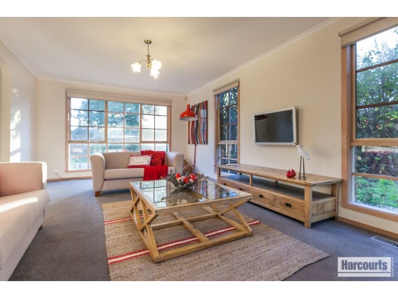 15 Lascelle Drive, Vermont South VIC 3133