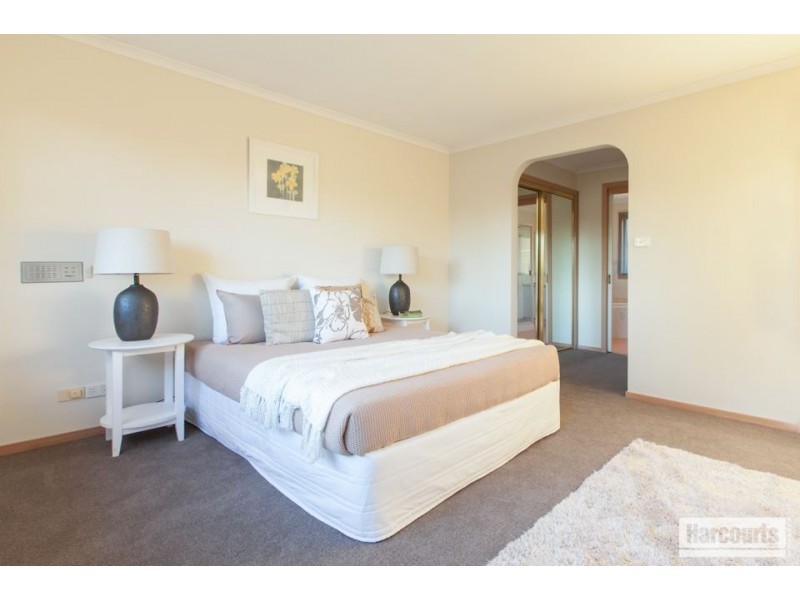 15 Lascelle Drive, Vermont South VIC 3133