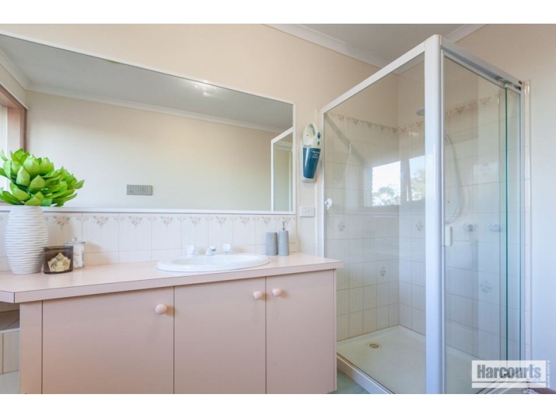 15 Lascelle Drive, Vermont South VIC 3133