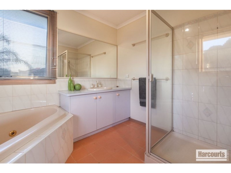 15 Lascelle Drive, Vermont South VIC 3133