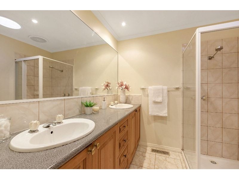 2/6 Doynton Parade, Mount Waverley VIC 3149