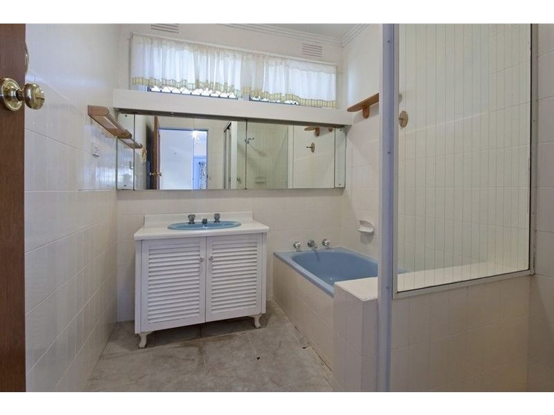 17 Kinnoull Grove, Glen Waverley VIC 3150