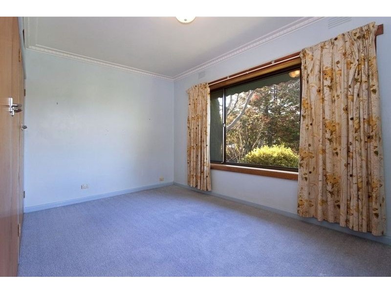 17 Kinnoull Grove, Glen Waverley VIC 3150