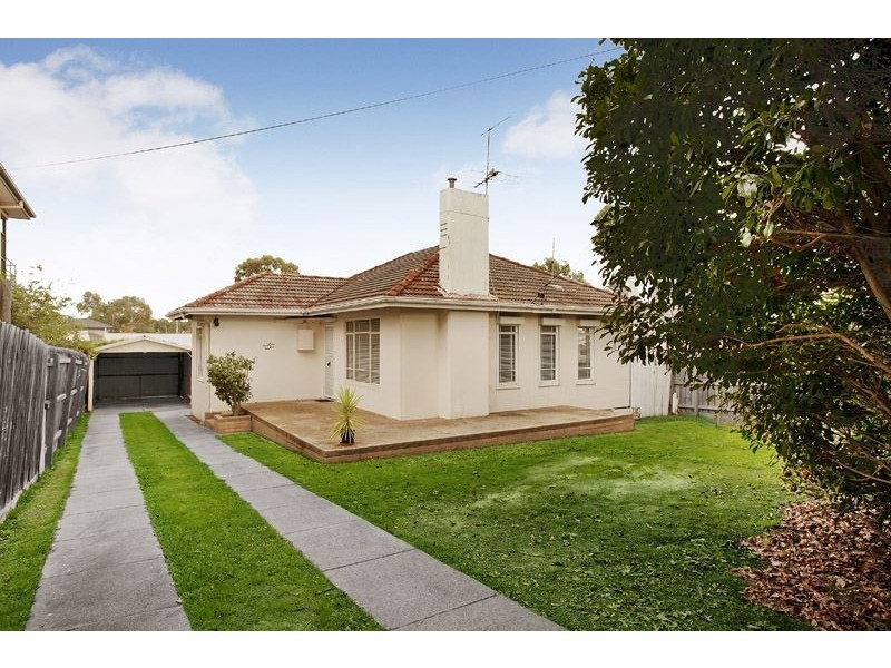 5 Binalong Avenue, Chadstone VIC 3148