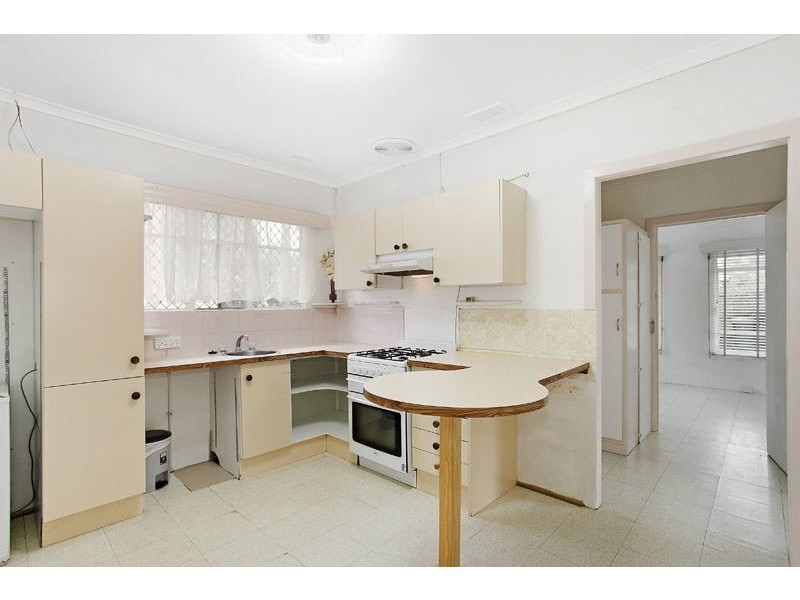 5 Binalong Avenue, Chadstone VIC 3148