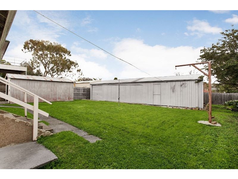5 Binalong Avenue, Chadstone VIC 3148