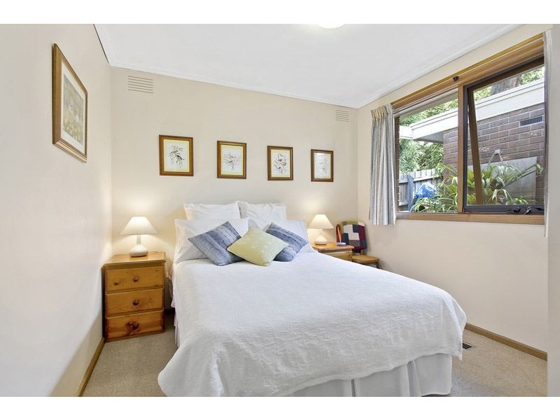 33 Sunnybrook Drive, Wheelers Hill VIC 3150