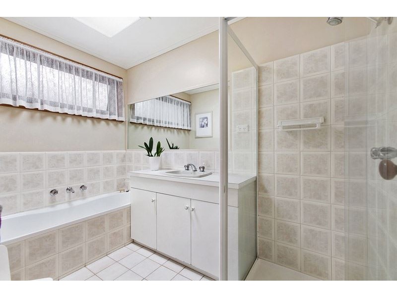 33 Sunnybrook Drive, Wheelers Hill VIC 3150