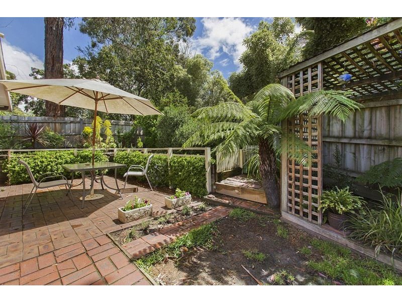 33 Sunnybrook Drive, Wheelers Hill VIC 3150