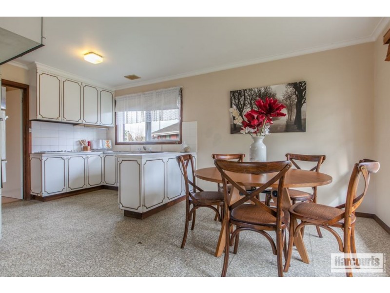 42 Worthing Avenue, Burwood East VIC 3151