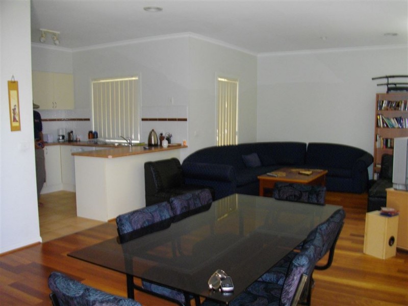 1/22 Tulloch Grove, Glen Waverley VIC 3150