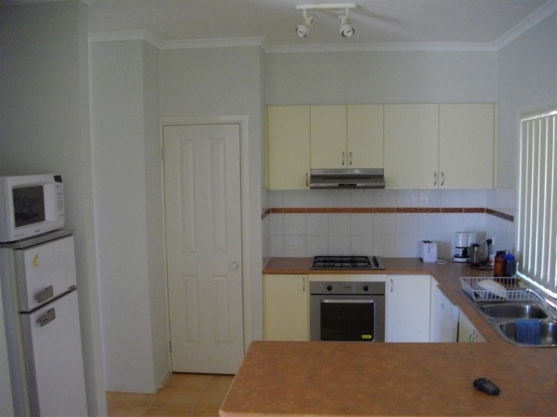 1/22 Tulloch Grove, Glen Waverley VIC 3150