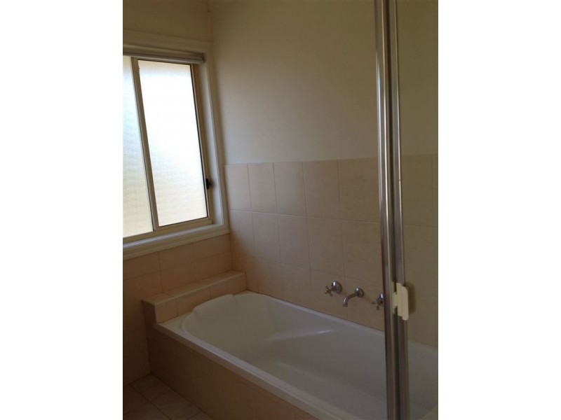 27 Moorong Street, Chadstone VIC 3148