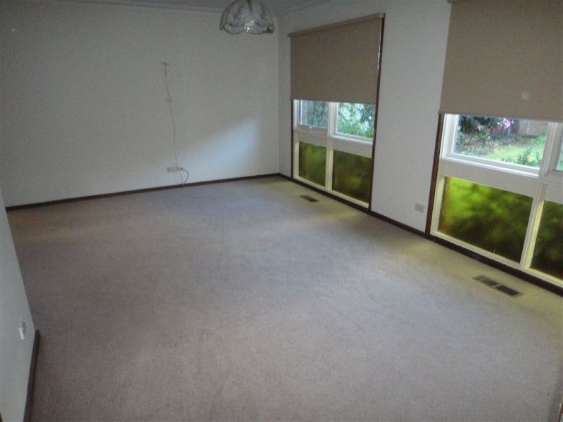 245 Gallaghers Road, Glen Waverley VIC 3150