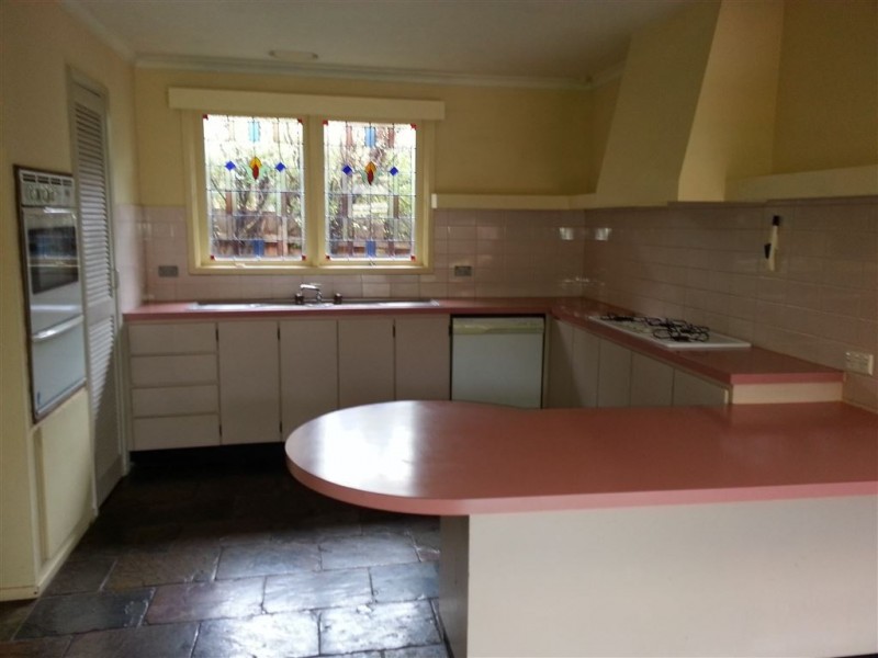 879 Waverley Road, Glen Waverley VIC 3150