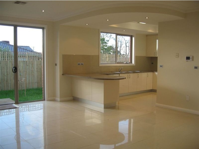 2/25 Rob Roy Street, Glen Waverley VIC 3150