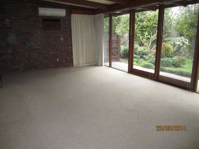 10 Snowden Drive, Glen Waverley VIC 3150