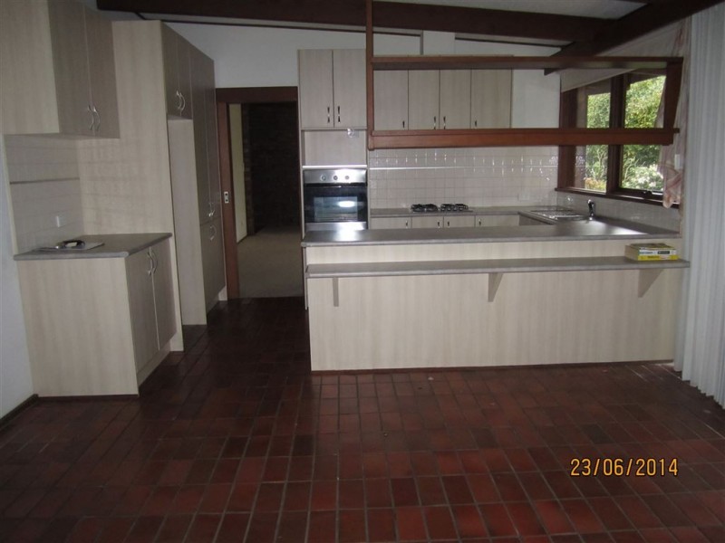 10 Snowden Drive, Glen Waverley VIC 3150