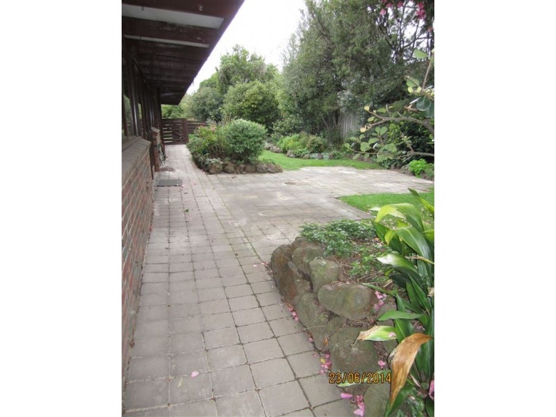 10 Snowden Drive, Glen Waverley VIC 3150