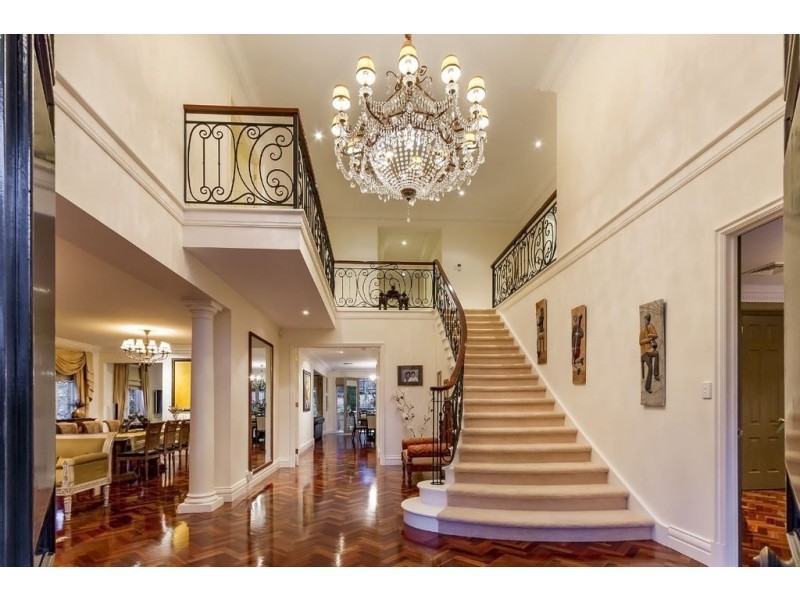 23 Winterton Drive, Wheelers Hill VIC 3150