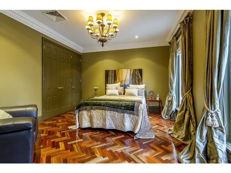 23 Winterton Drive, Wheelers Hill VIC 3150