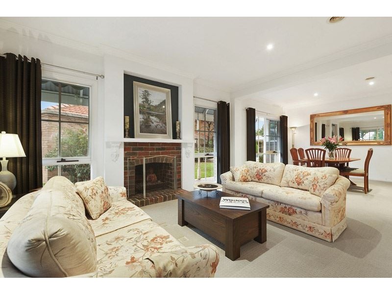 11 Larter Court, Wantirna South VIC 3152