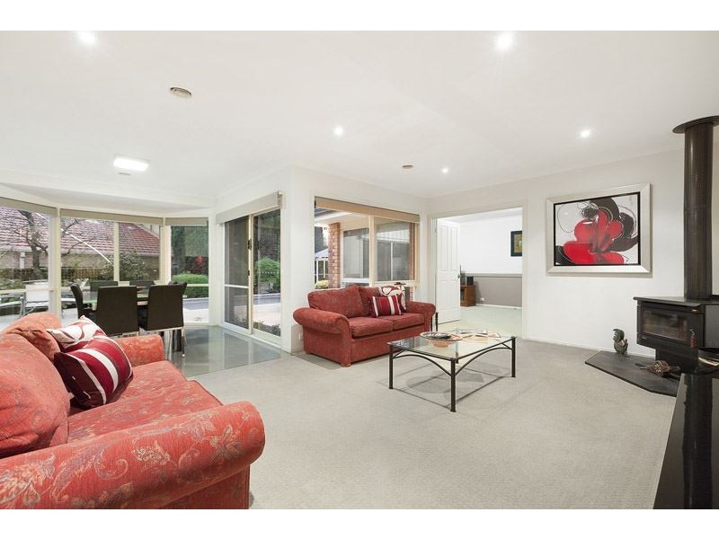 11 Larter Court, Wantirna South VIC 3152