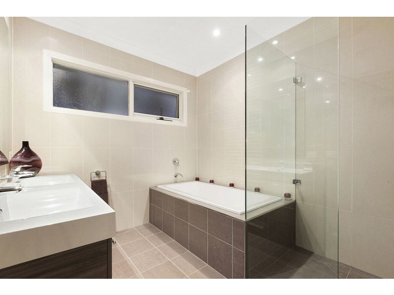 11 Larter Court, Wantirna South VIC 3152