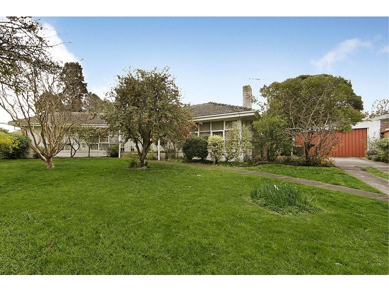 2 Howell Drive, Mount Waverley VIC 3149