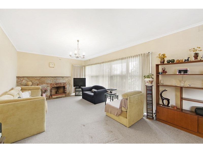 2 Howell Drive, Mount Waverley VIC 3149